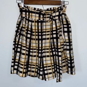 New York & Company 6” Bermuda Shorts. Size XS